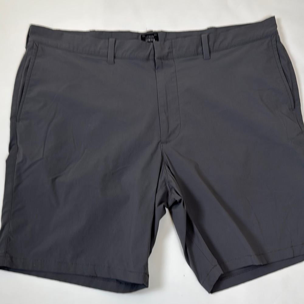 J. Crew Men’s size 40 inseam 9” Gray Flat Front Shorts Modern Fit Golf Tennis